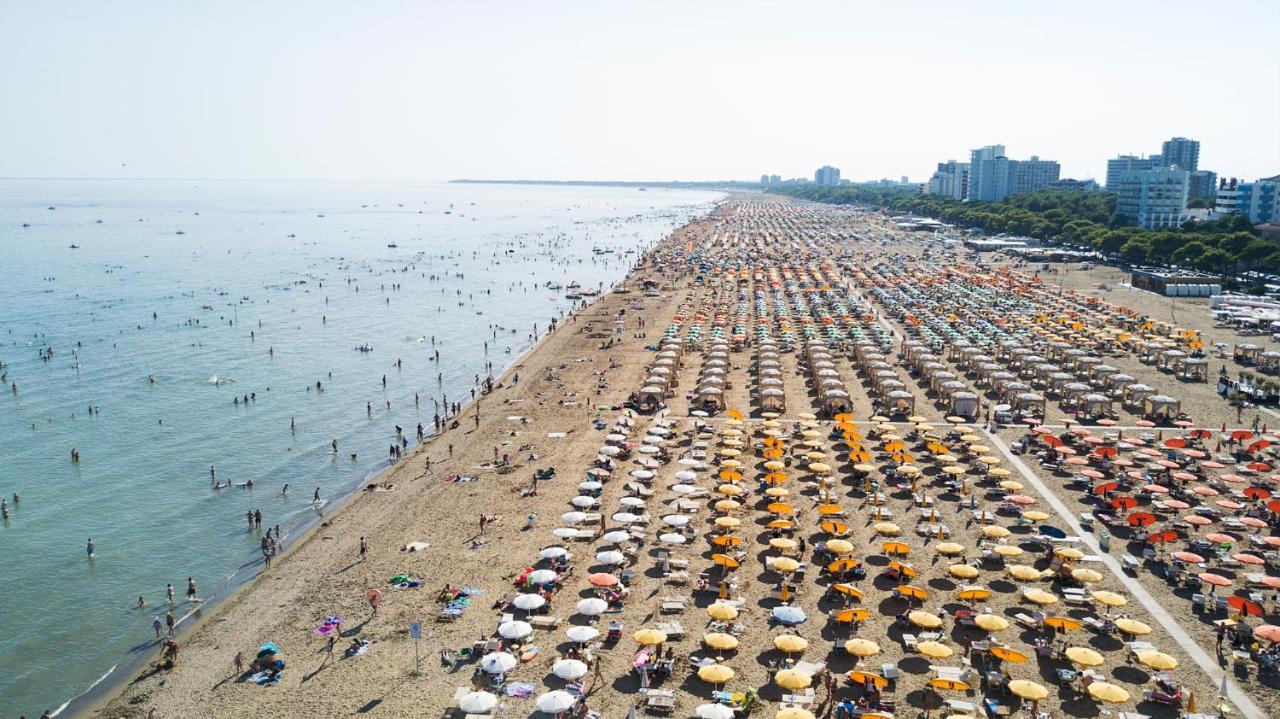 Villa Beethoven Lignano Sabbiadoro Buitenkant foto