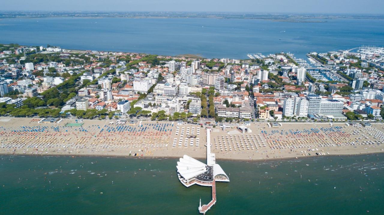 Villa Beethoven Lignano Sabbiadoro Buitenkant foto